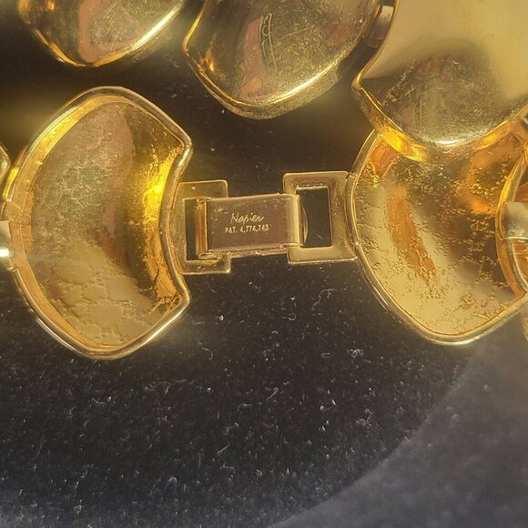 Vintage Napier Gold-Tone Chunky Formal Statement Necklace With Fold-Over Clasp - Picture 4 of 4